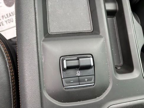 Used 2024 GMC Sierra 3500 AT4 w/ AT4 Premium Plus Package image 17