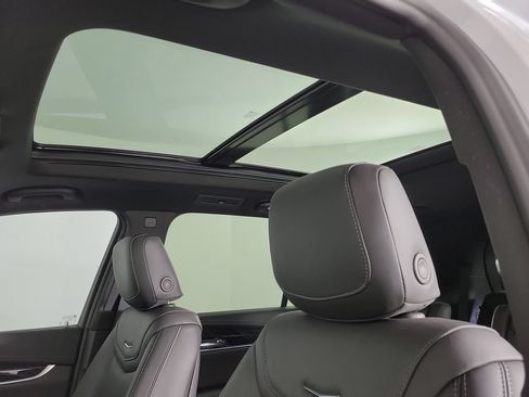 Certified 2025 Cadillac XT6 Premium Luxury FWD image 19