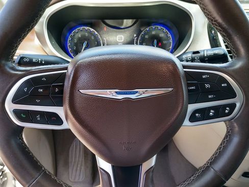 Certified 2019 Chrysler Pacifica Touring-L Plus w/ Advanced Safetytec Group FWD image 31