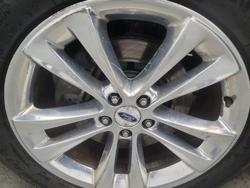 Used 2018 Ford Explorer XLT w/ Equipment Group 202A AWD/4WD image 31