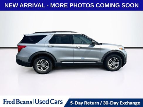 Used 2020 Ford Explorer XLT w/ Equipment Group 202A AWD/4WD image 9