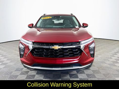Used 2024 Chevrolet Trax LT w/ Driver Confidence Package image 4