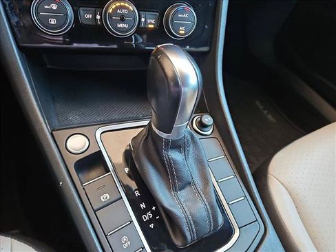 Used 2019 Volkswagen Jetta R-Line FWD image 11