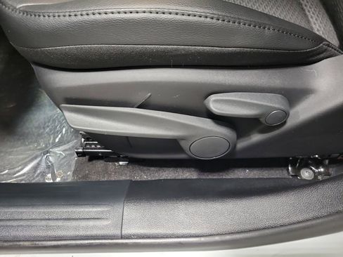 New 2026 Jeep Compass Latitude image 12