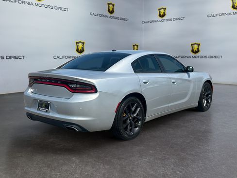 Used 2021 Dodge Charger SXT w/ Leather Interior Group RWD image 5