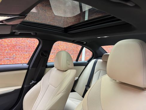 Used 2023 BMW 330e xDrive w/ M Sport Package AWD/4WD image 3