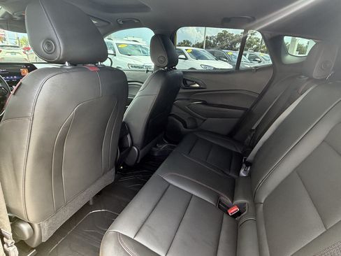 Certified 2024 Chevrolet Trax RS w/ Sunroof Package FWD image 17