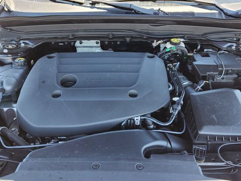 Used 2025 Volvo XC40 B5 Plus w/ Climate Package AWD/4WD image 18