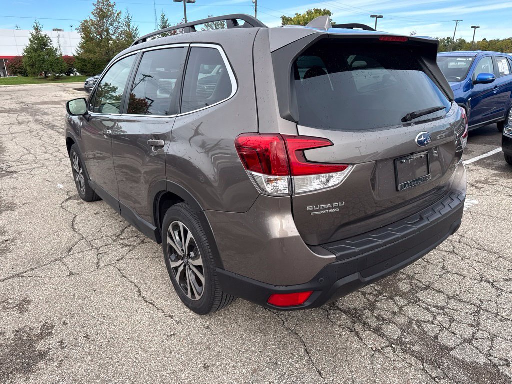 Used 2023 Subaru Forester Limited AWD/4WD image 7