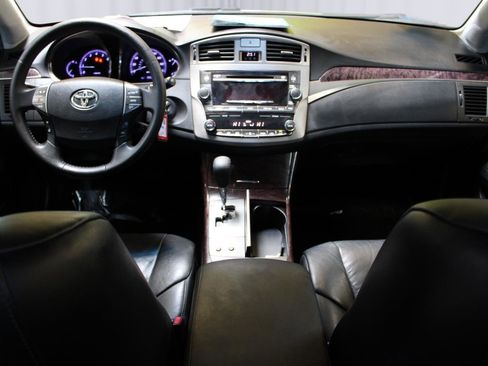 Used 2011 Toyota Avalon FWD image 2
