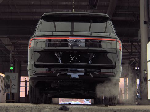 Used 2025 Lincoln Navigator L Reserve w/ Jet Appearance Package image 10