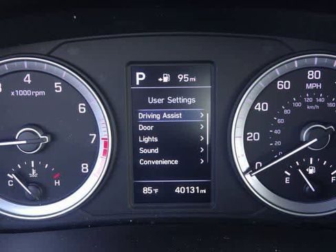 Used 2018 Hyundai Sonata Limited image 29