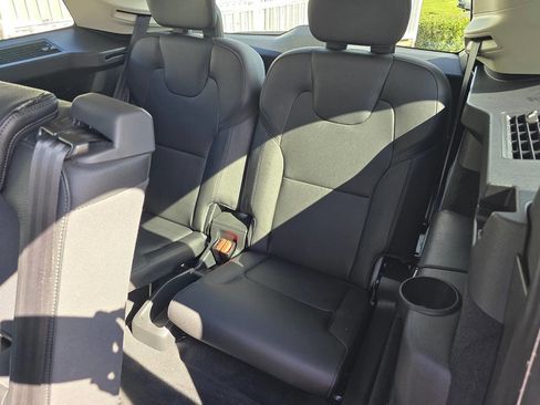 Used 2019 Volvo XC90 T6 Momentum w/ Protection Package image 19