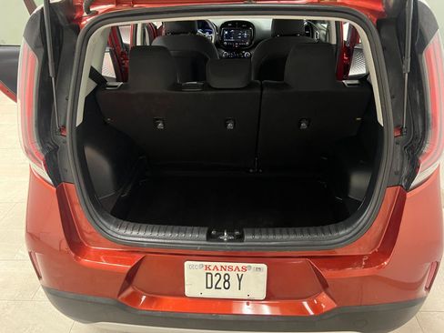 Used 2023 Kia Soul S FWD image 11