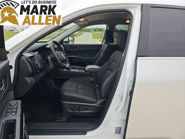 Used 2025 Nissan Pathfinder SV FWD image 18