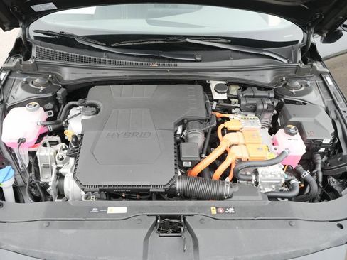 Certified 2025 Hyundai Elantra SEL image 19