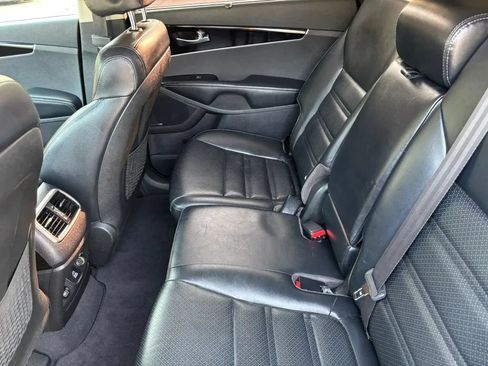 Used 2019 Kia Sorento EX w/ EX Touring Package AWD/4WD image 14