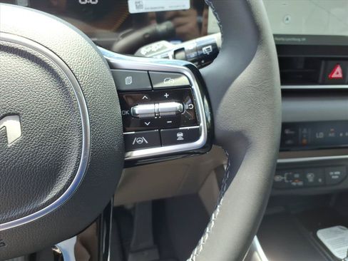 New 2026 Kia Carnival EX FWD image 21