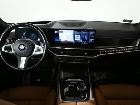 Certified 2023 BMW X7 xDrive40i w/ M Sport Package image 17
