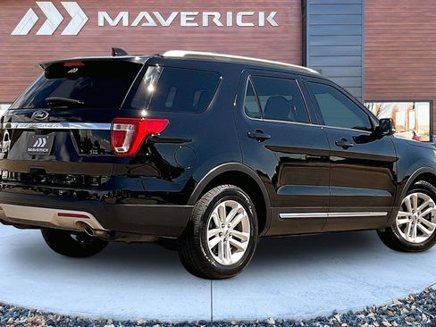 Used 2016 Ford Explorer XLT w/ Equipment Group 202A FWD image 5