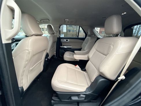 Used 2023 Ford Explorer Limited w/ Equipment Group 301A image 23