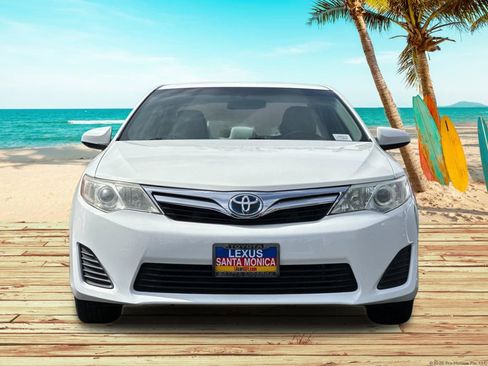 Used 2014 Toyota Camry LE image 9