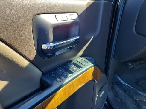 Used 2017 GMC Sierra 1500 SLT w/ SLT Premium Package image 18