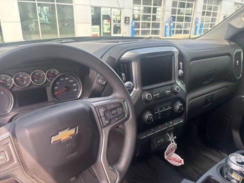 Used 2020 Chevrolet Silverado 1500 LT w/ LT Value Package image 18