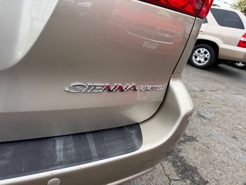 Used 2007 Toyota Sienna XLE image 9