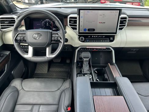 Used 2025 Toyota Sequoia Capstone AWD/4WD image 21