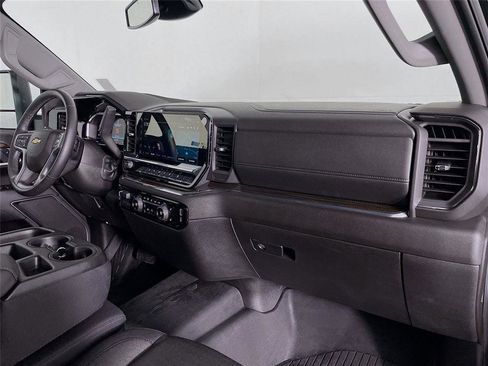 Used 2025 Chevrolet Silverado 2500 LT w/ Safety Package image 32