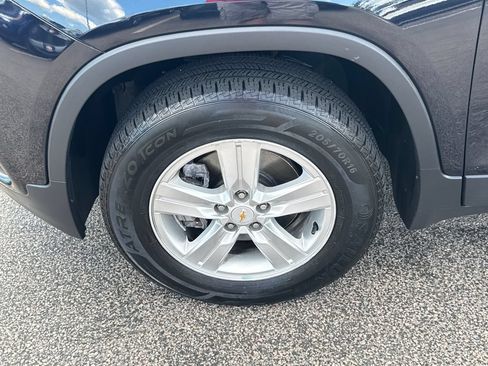 Used 2021 Chevrolet Trax LS AWD/4WD image 36