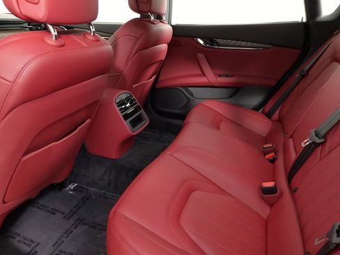 Used 2023 Maserati Quattroporte Modena image 40