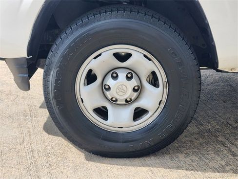 Certified 2023 Toyota Tacoma SR5 image 10