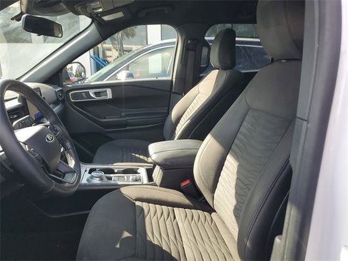 Used 2020 Ford Explorer XLT image 9