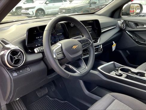 New 2026 Chevrolet Equinox LT w/ Safety and Technology Package FWD image 6