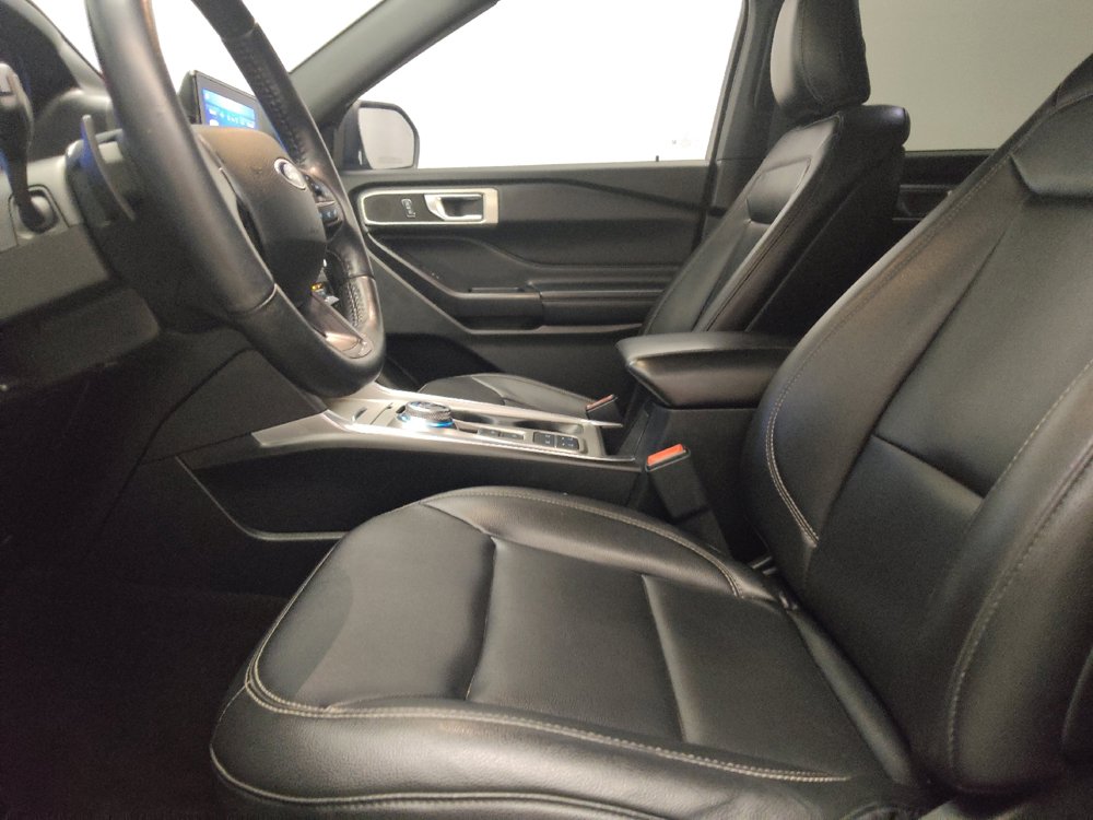 Used 2020 Ford Explorer XLT w/ Equipment Group 202A RWD image 17