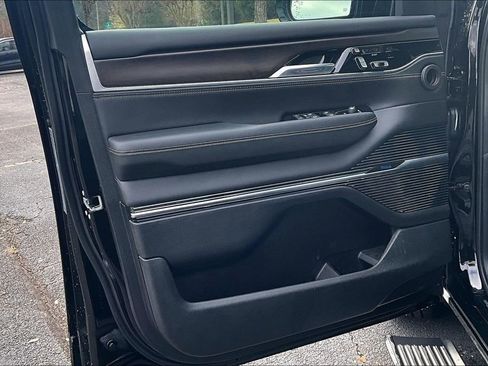 Used 2022 Jeep Grand Wagoneer Series I image 23