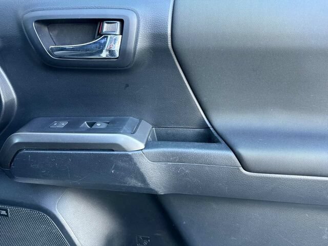 Used 2019 Toyota Tacoma TRD Sport w/ TRD Premium Sport Package RWD image 18