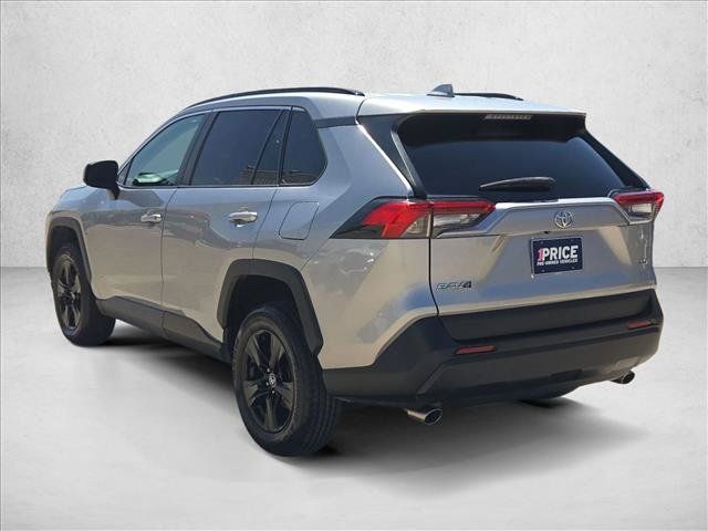 Used 2021 Toyota RAV4 XLE w/ Convenience Package FWD image 8