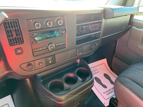 Used 2019 GMC Savana 2500 w/ Driver Convenience Package RWD image 18
