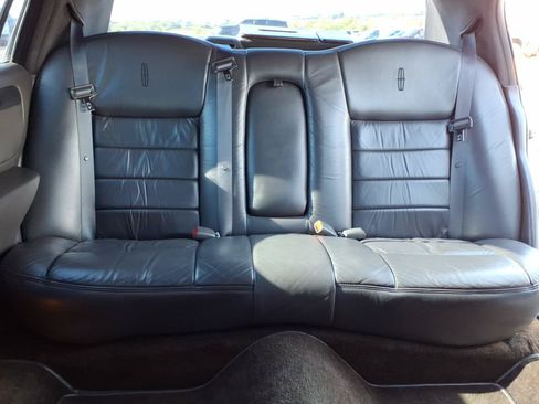 Used 1999 Lincoln Town Car Executive RWD image 22