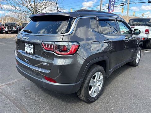 Used 2022 Jeep Compass Latitude w/ Sun and Sound Group AWD/4WD image 3