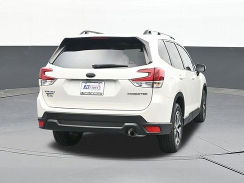 Used 2022 Subaru Forester Premium AWD/4WD image 12