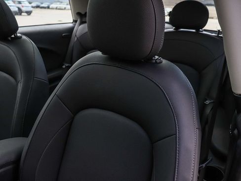 Used 2023 MINI Cooper 2-Door Hardtop FWD image 32