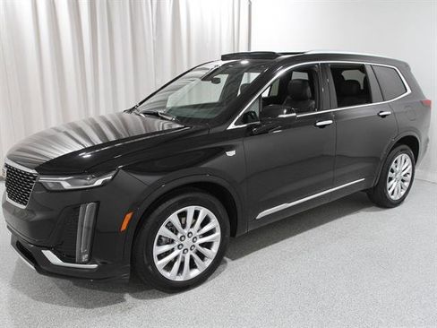 Certified 2022 Cadillac XT6 Premium Luxury image 3