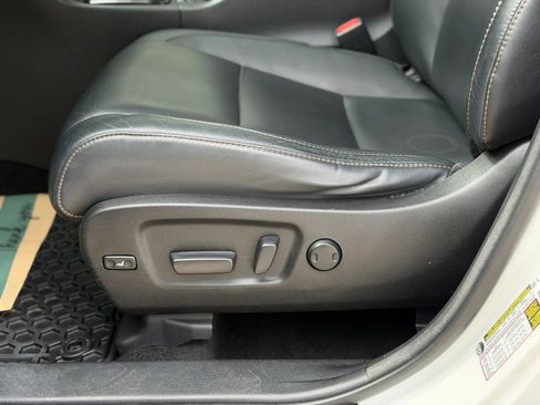 Used 2016 Toyota Highlander XLE AWD/4WD image 29