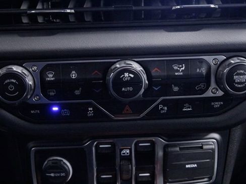 Used 2024 Jeep Wrangler Unlimited Rubicon 4xe image 30