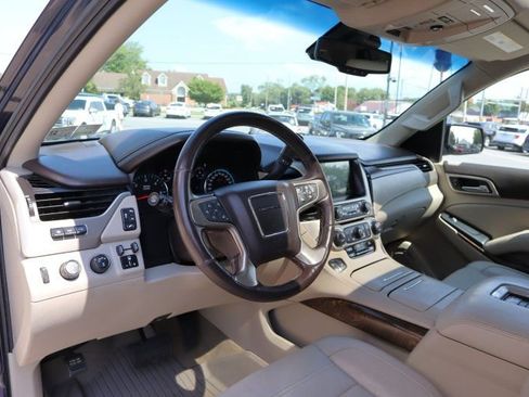 Used 2018 GMC Yukon Denali w/ Open Road Package AWD/4WD image 10