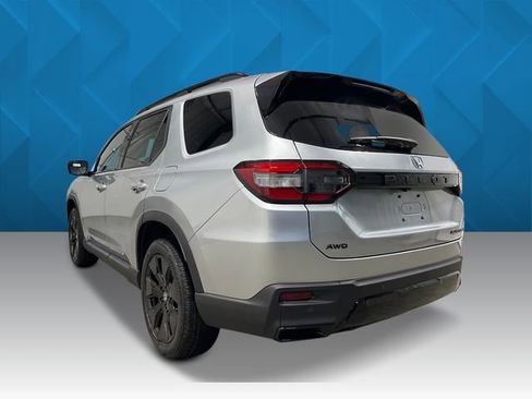 New 2026 Honda Pilot Black Edition image 3